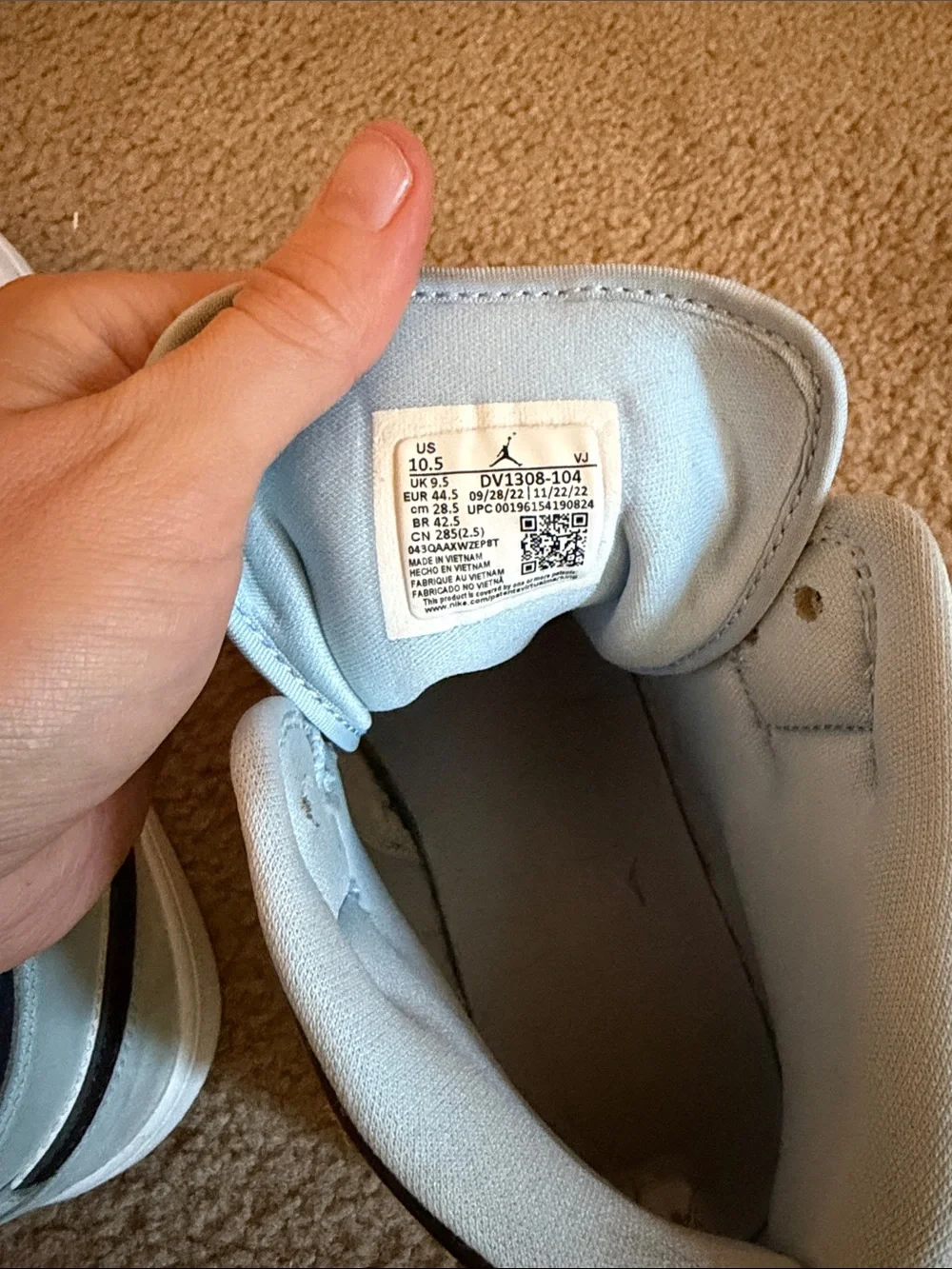 Jordan 1 Mid SE size 10.5